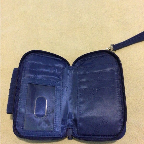 Vera Bradley wristlet - Picture 4 of 4